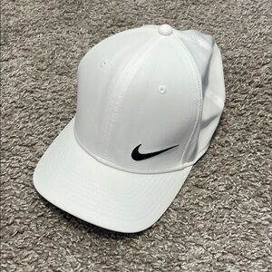 NWOT Nike Classic White Cap